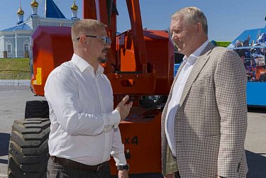 «Строительный салон-2025» – это место встречи бизнеса и власти